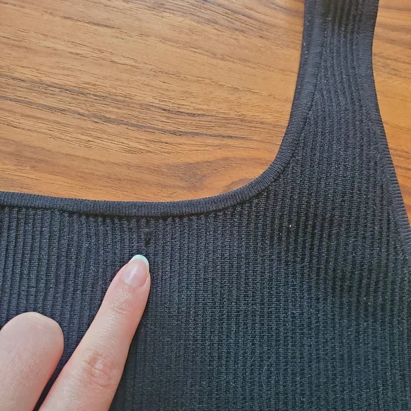 Aritzia Babaton sculpt cropped square neck tank top - Picture 6 of 6